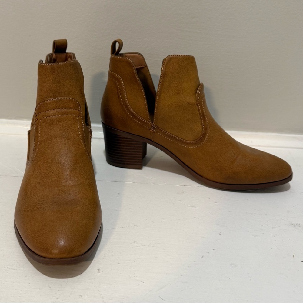 Women’s brown leather boots